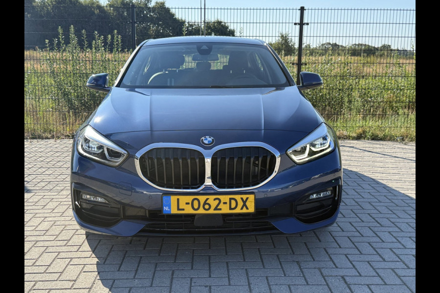 BMW 1-serie 118i High Executive | Camera | PDC | Carplay | Cruise Control |