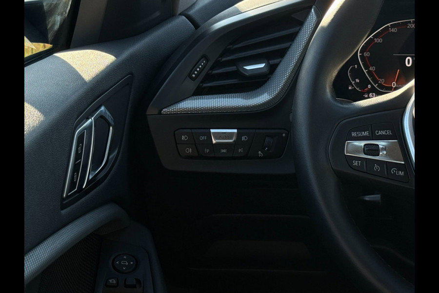 BMW 1-serie 118i High Executive | Camera | PDC | Carplay | Cruise Control |
