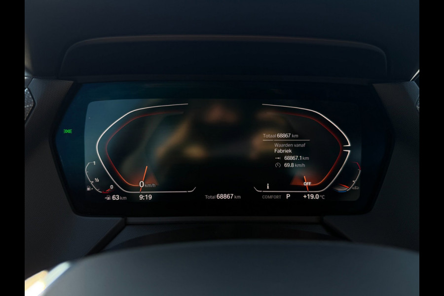 BMW 1-serie 118i High Executive | Camera | PDC | Carplay | Cruise Control |