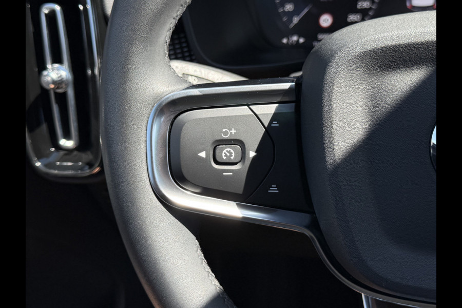 Volvo XC40 2.0 B4 R-Design | Pilot Assist | Bliss | Camera | CarPlay | 18 inch