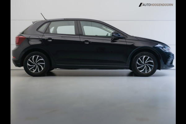 Volkswagen Polo 1.0 TSI Life Sport (APPLE CARPLAY,LED,DIGITAAL DISPLAY,CLIMATE,ADAPTIVE CRUISE,LM-VELGEN,TOPCONDITIE)