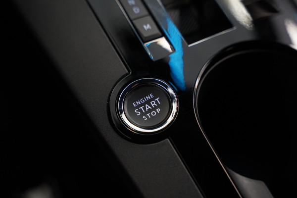Lancia Ypsilon 1.2 Turbo Hybrid LX Cruise/Climate PDC NAP 17''LM