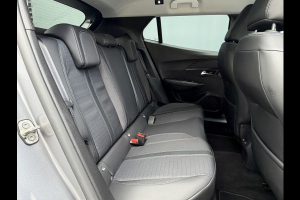 Peugeot e-2008 BWJ 10-2021 | SOH 88,1% EV 136PK Allure 50 kWh | CLIMA | CARPLAY | LEDER/STOF | PDC | STOELVERW | 17'' LMV |
