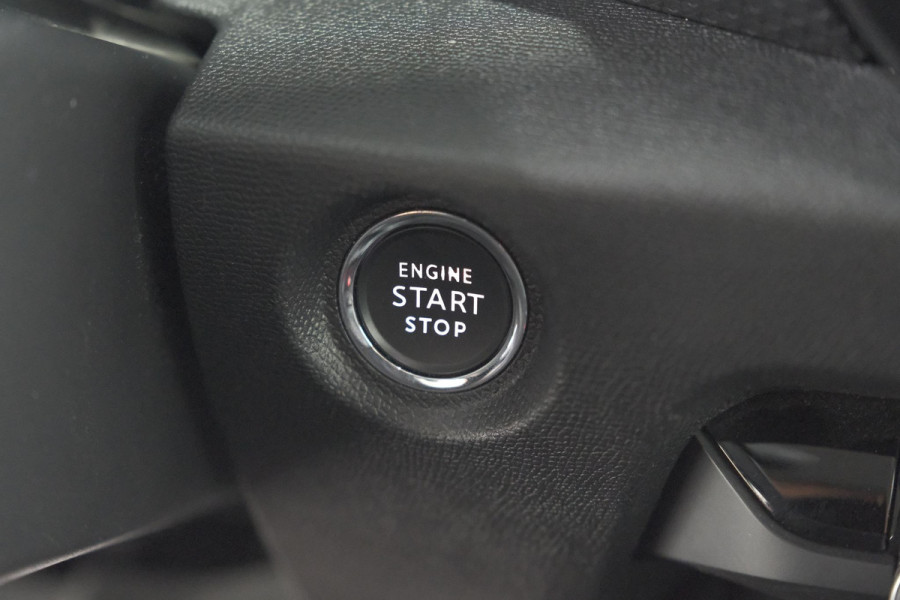 Citroën C4 Puretech 130 Feel Pack | Head-Up Display | Camera | Navigatie | Keyless Entry