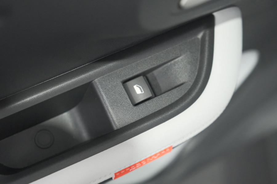 Citroën ë-C3 Max 113pk 44 kWh | 11 KW Lader | 96% SOH | Camera | Navigatie | Parkeersensoren