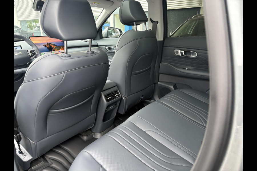 GEELY Starray EM-i 1.5 Max+ 262 PK | Panorama | Stoelen voor & achter verwarmd | Memory Seats | 360 Camera | 19 Inch LMV | 136km elektrisch bereik