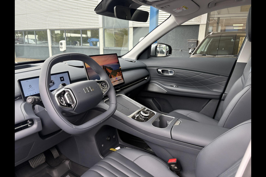 GEELY Starray EM-i 1.5 Max+ 262 PK | Panorama | Stoelen voor & achter verwarmd | Memory Seats | 360 Camera | 19 Inch LMV | 136km elektrisch bereik