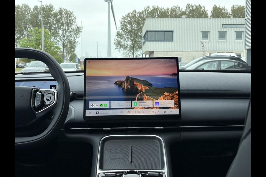 GEELY Starray EM-i 1.5 Max+ 262 PK | Panorama | Stoelen voor & achter verwarmd | Memory Seats | 360 Camera | 19 Inch LMV | 136km elektrisch bereik
