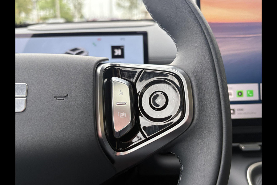 GEELY Starray EM-i 1.5 Max+ 262 PK | Panorama | Stoelen voor & achter verwarmd | Memory Seats | 360 Camera | 19 Inch LMV | 136km elektrisch bereik