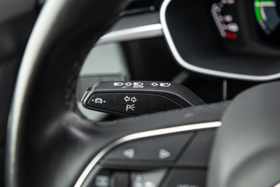 Audi Q3 Sportback 45 TFSI e Edition CRUISE CONTROLE / CARPLAY / DEALER ONDERHOUDEN / AUTOMAAT