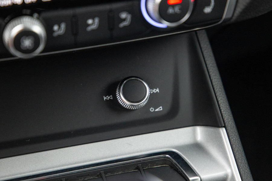 Audi Q3 Sportback 45 TFSI e Edition CRUISE CONTROLE / CARPLAY / DEALER ONDERHOUDEN / AUTOMAAT