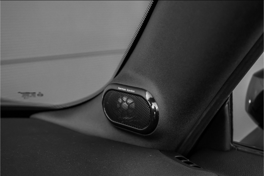 MINI Cabrio 2.0 John Cooper Works HUD H&K ACC Stuurwielverw Camera 18"