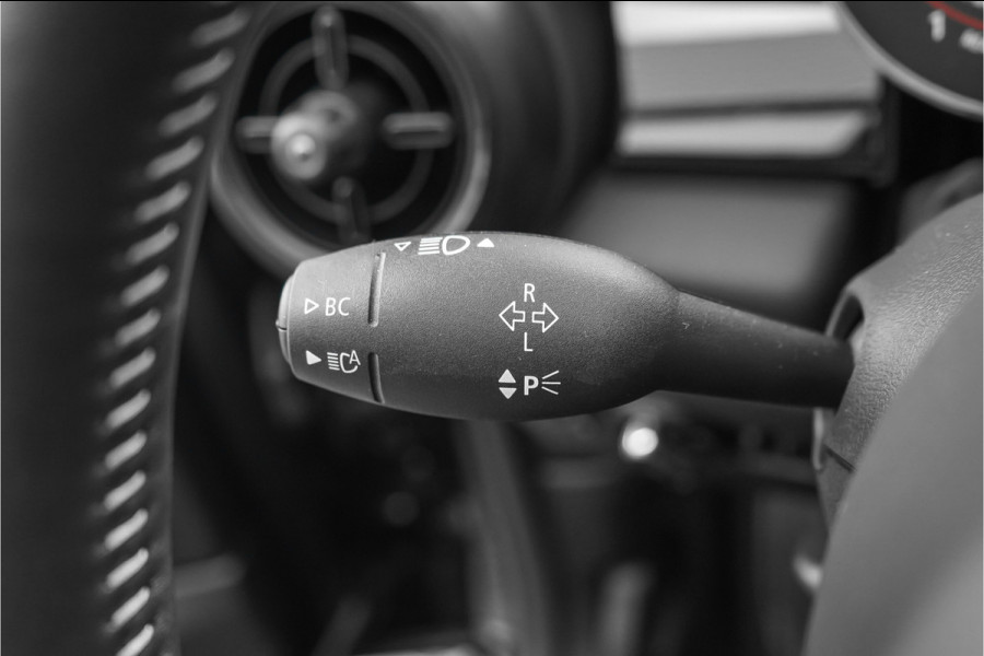 MINI Cabrio 2.0 John Cooper Works HUD H&K ACC Stuurwielverw Camera 18"