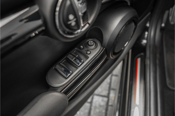 MINI Cabrio 2.0 John Cooper Works HUD H&K ACC Stuurwielverw Camera 18"