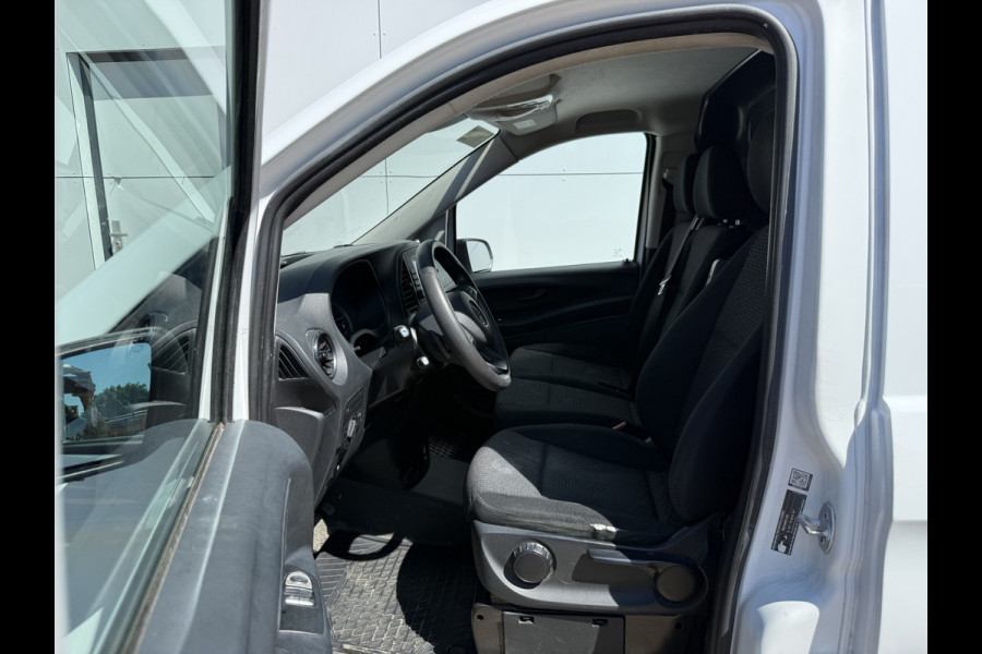 Mercedes-Benz eVito 112 66kWh L2 Elektrisch 94.9% (SOH) 280-WLTP 80kw Snelladen Climate Control Cruise Control Camera Stoelverwarming Parkeersensoren