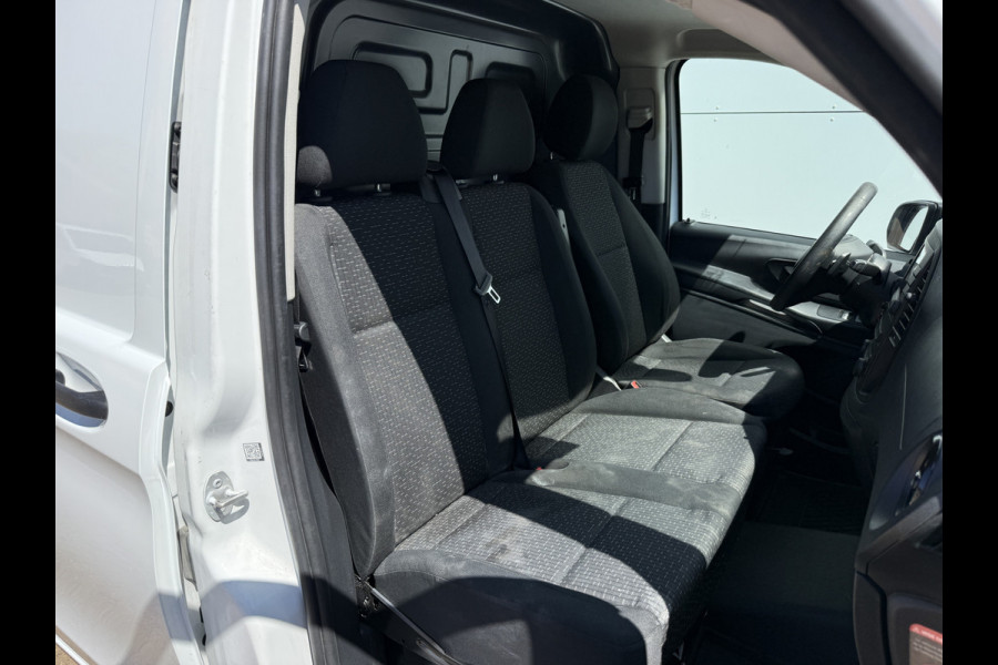 Mercedes-Benz eVito 112 66kWh L2 Elektrisch 94.9% (SOH) 280-WLTP 80kw Snelladen Climate Control Cruise Control Camera Stoelverwarming Parkeersensoren