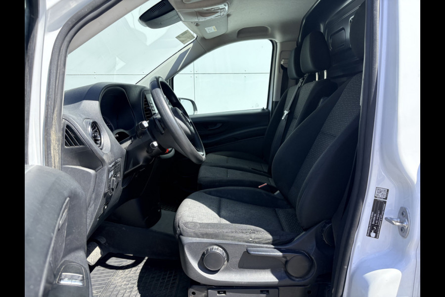 Mercedes-Benz eVito 112 66kWh L2 Elektrisch 95.8% (SOH) 280-WLTP 80kw Snelladen Climate Control Cruise Control Camera Stoelverwarming Parkeersensoren