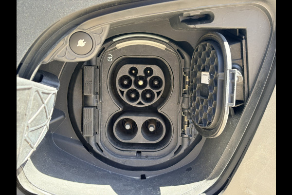 Mercedes-Benz eVito 112 66kWh L2 Elektrisch 95.8% (SOH) 280-WLTP 80kw Snelladen Climate Control Cruise Control Camera Stoelverwarming Parkeersensoren