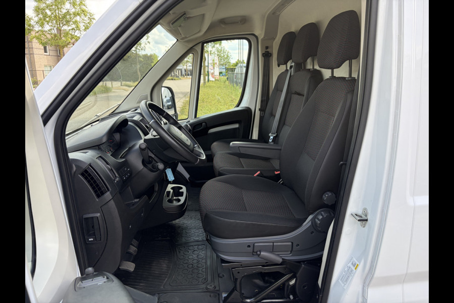 Citroën Jumper 2.2 BlueHDi 140PK L3H2 3.3t ✓ 3-zits ✓imperiaal ✓camera ✓navigatie ✓clima