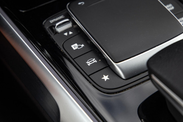 Mercedes-Benz EQB 300 4MATIC AMG Line 67 kWh CARPLAY / CAMERA / SFEERVERLICHTING / LEER / STOELVERWARMING