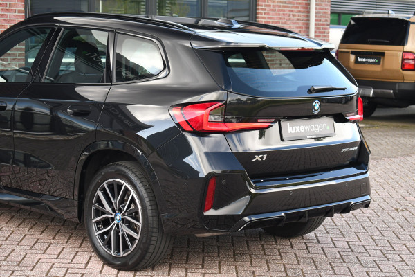 BMW X1 xDrive25e M-Sport Premium ACC-voorbereiding 18inch Camera AC-Snelladen