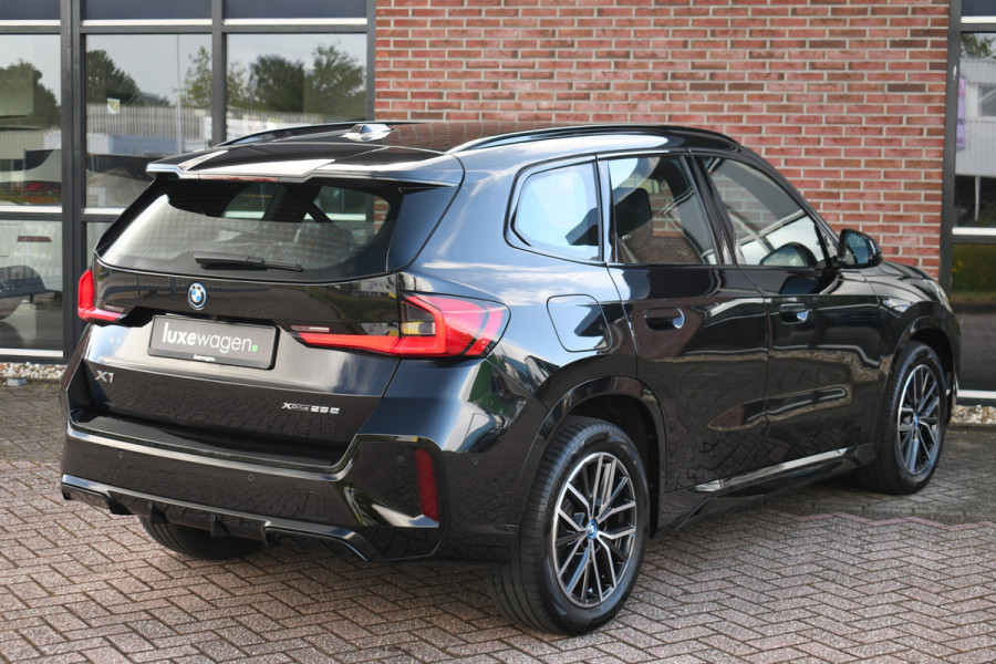 BMW X1 xDrive25e M-Sport Premium ACC-voorbereiding 18inch Camera AC-Snelladen