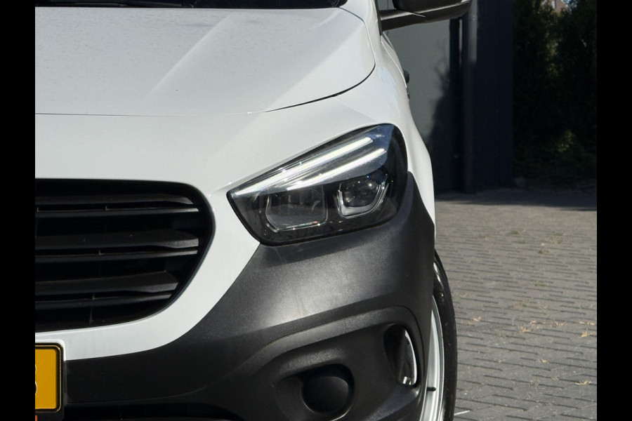 Mercedes-Benz eCitan 112 Pro L2H1 / 51 kWh / 2.469 KM / ** RIJKLAAR ** / LED HIGH PERFORMANCE KOPLAMPEN / CAMERA / ECC / TREKHAAK / STOELVERW