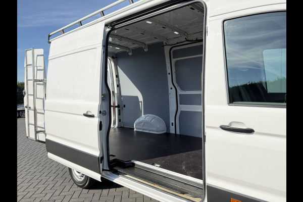 Volkswagen Crafter 2.0 TDI 141 PK / L3H3 / 2x SCHUIFDEUR / IMPERIAAL + LADDER / 3 TONS TREKHAAK / CAMERA / 3-ZITS / VERWARMDE VOORRUIT
