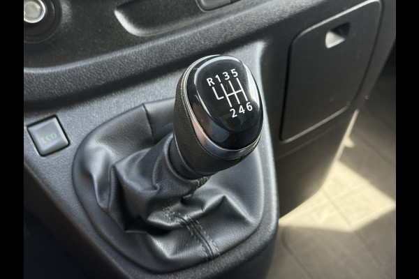 Renault Trafic 2.0 dCi 120 PK / L2H1 / 1e EIG. / TREKHAAK / IMPERIAAL / 3-ZITS / AIRCO / CRUISE / NAVI / LED