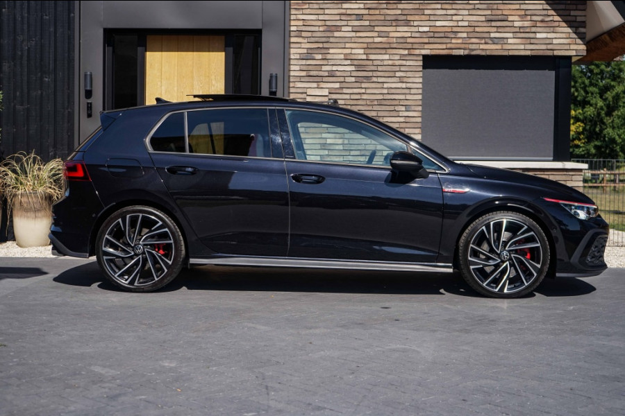 Volkswagen Golf 8 GTI Pano/HarmannKardon/Memory/Stoelventilatie/Camera/IQlight