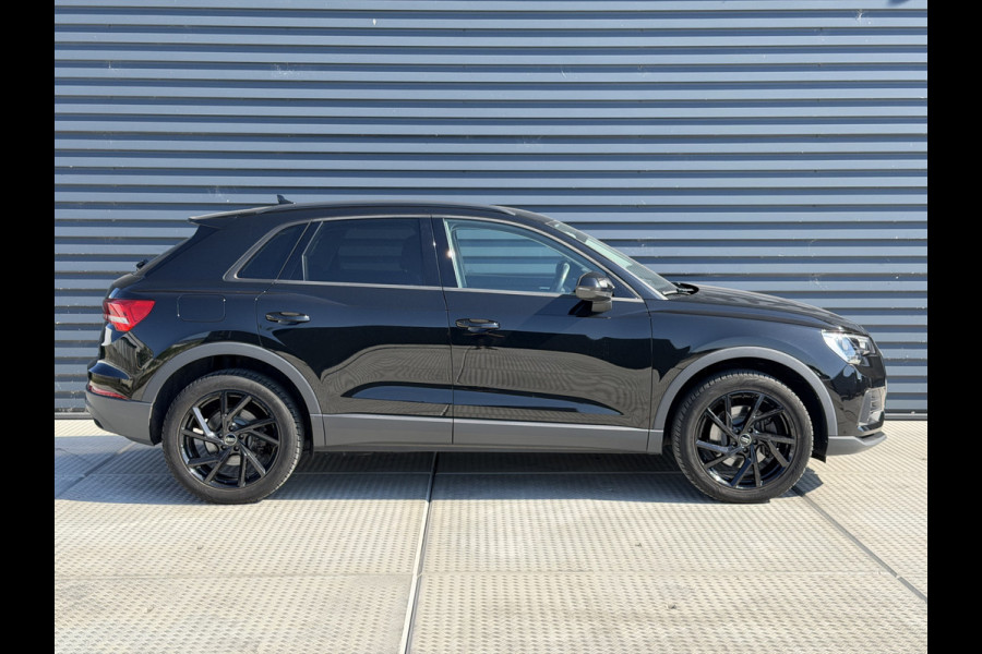 Audi Q3 45 TFSI e edition 245 PK | Apple carplay & Android auto | Trekhaak | Elek. Achterklep | LMV 19 Inch!