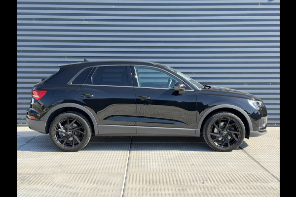 Audi Q3 45 TFSI e edition 245 PK | Apple carplay & Android auto | Trekhaak | Elek. Achterklep | LMV 19 Inch!