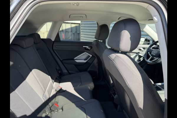 Audi Q3 45 TFSI e edition 245 PK | Apple carplay & Android auto | Trekhaak | Elek. Achterklep | LMV 19 Inch!