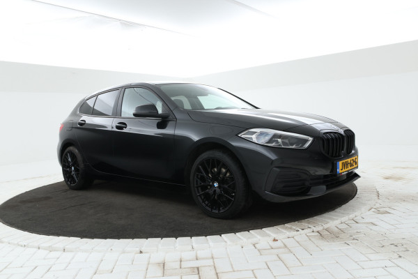 BMW 1-serie 118i High Executive Edition Full Black, Apple Carplay, Cruise,
