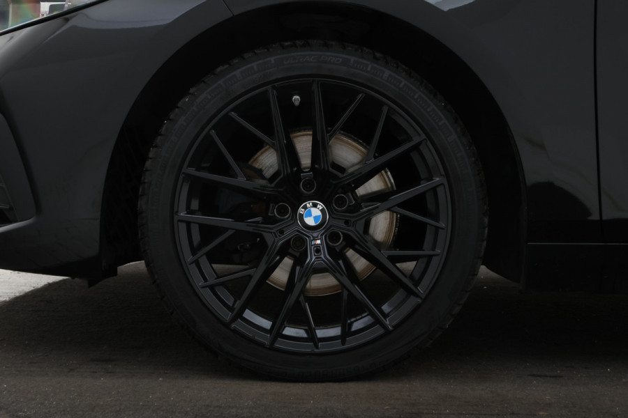 BMW 1-serie 118i High Executive Edition Full Black, Apple Carplay, Cruise,