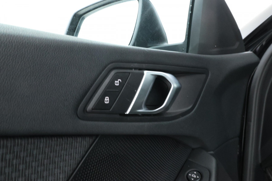 BMW 1-serie 118i High Executive Edition Full Black, Apple Carplay, Cruise,