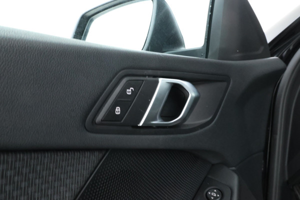 BMW 1-serie 118i High Executive Edition Full Black, Apple Carplay, Cruise,