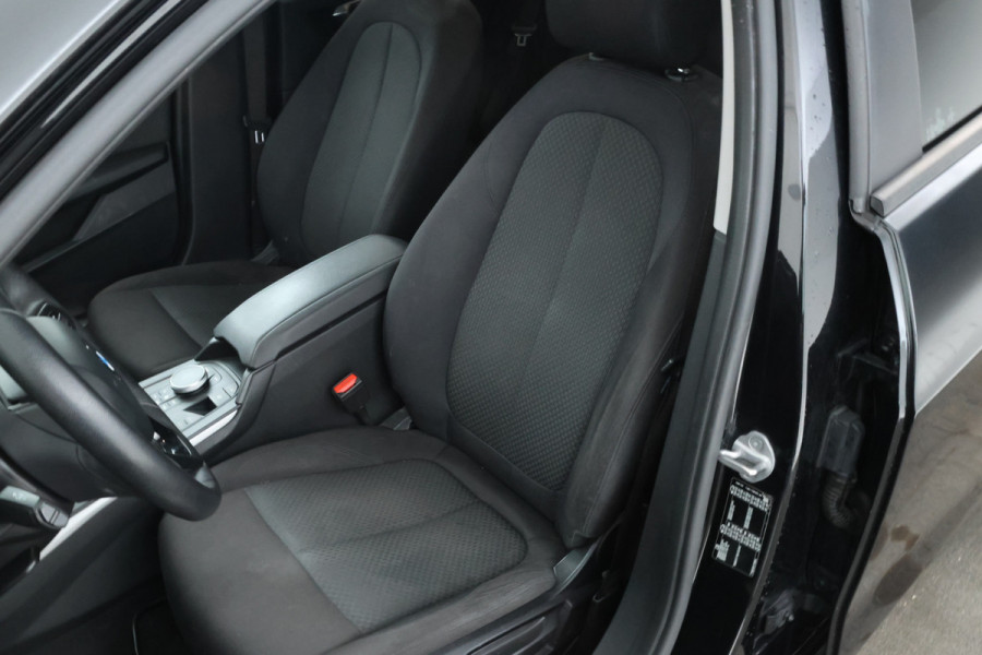 BMW 1-serie 118i High Executive Edition Full Black, Apple Carplay, Cruise,