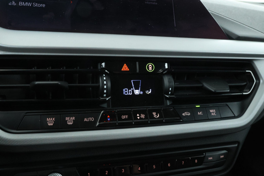BMW 1-serie 118i High Executive Edition Full Black, Apple Carplay, Cruise,