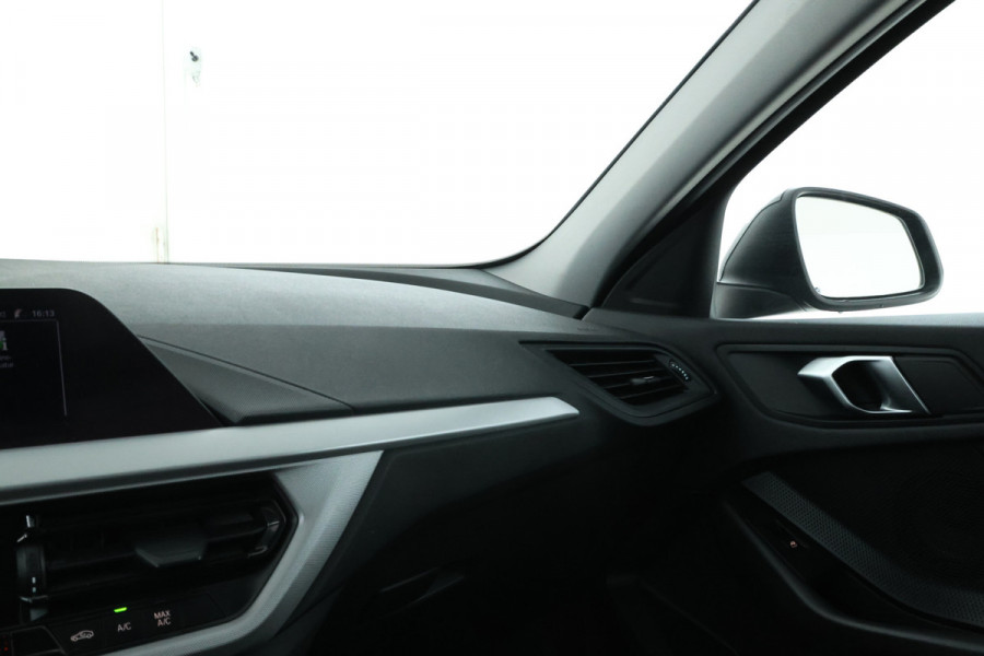 BMW 1-serie 118i High Executive Edition Full Black, Apple Carplay, Cruise,