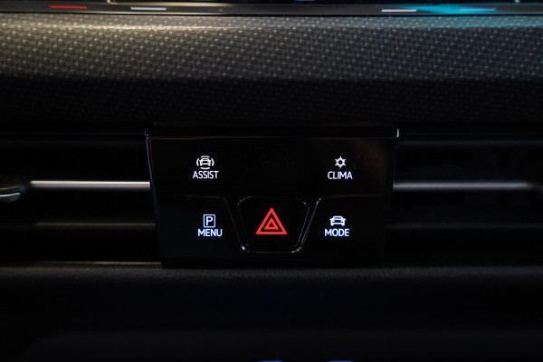 Volkswagen Golf 1.5 eTSI R-Line Business ACC PDC Carplay