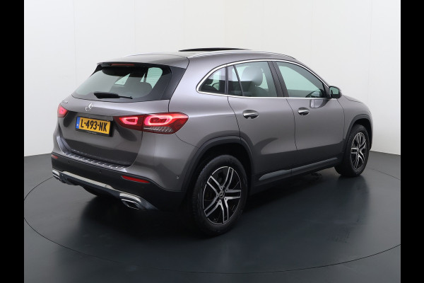 Mercedes-Benz GLA 180 Luxury Line | Pano Memory Multibeam Sfeer Keyless