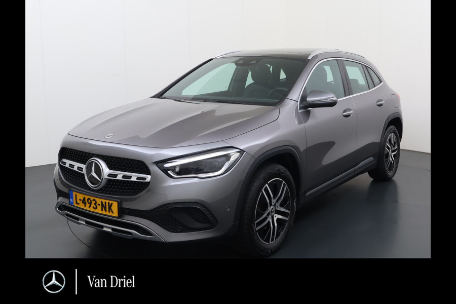 Mercedes-Benz GLA 180 Luxury Line | Pano Memory Multibeam Sfeer Keyless