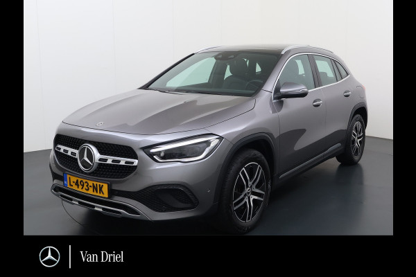 Mercedes-Benz GLA 180 Luxury Line | Pano Memory Multibeam Sfeer Keyless