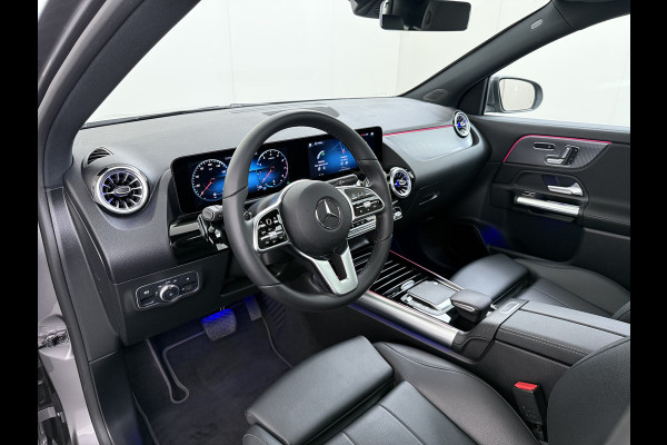 Mercedes-Benz GLA 180 Luxury Line | Pano Memory Multibeam Sfeer Keyless