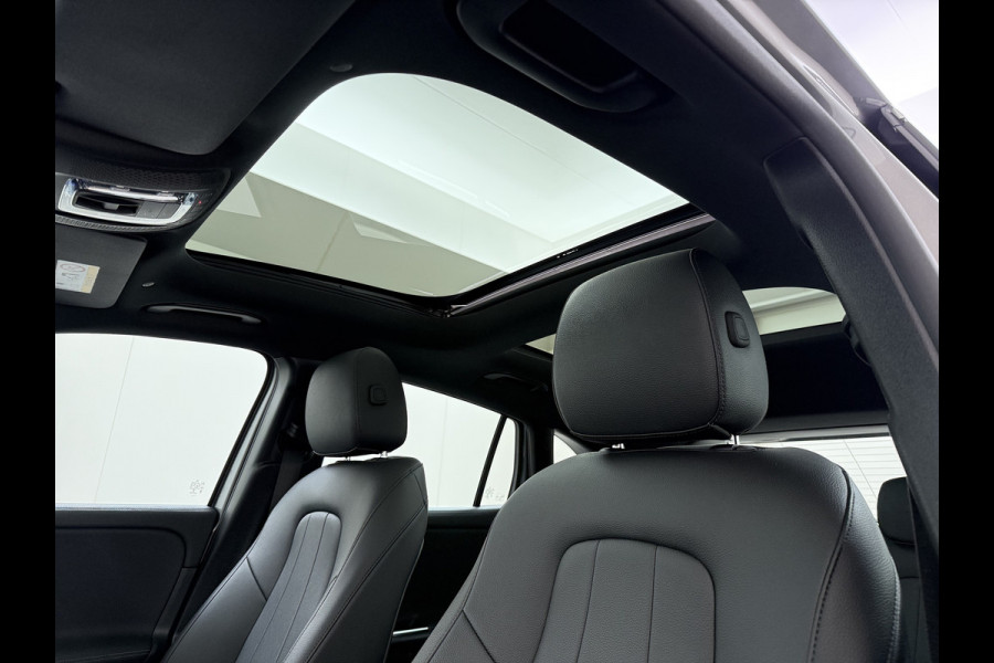 Mercedes-Benz GLA 180 Luxury Line | Pano Memory Multibeam Sfeer Keyless