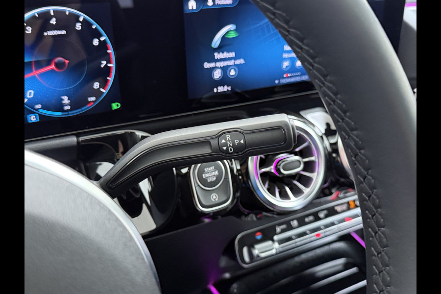 Mercedes-Benz GLA 180 Luxury Line | Pano Memory Multibeam Sfeer Keyless