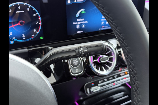 Mercedes-Benz GLA 180 Luxury Line | Pano Memory Multibeam Sfeer Keyless