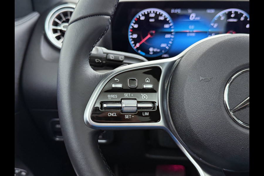 Mercedes-Benz GLA 180 Luxury Line | Pano Memory Multibeam Sfeer Keyless