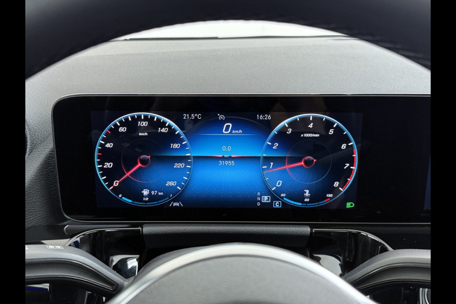 Mercedes-Benz GLA 180 Luxury Line | Pano Memory Multibeam Sfeer Keyless